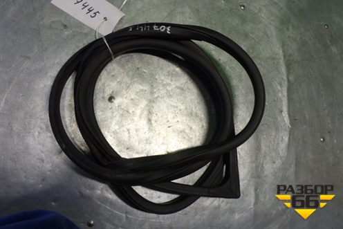 Уплотнитель двери передней правой для Nissan Murano (Z51) с 2007-2015г (Мурано)