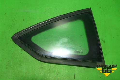 Стекло глухое правое (5ти дверный кузов) для Citroen C4 с 2005-2011г (С4)