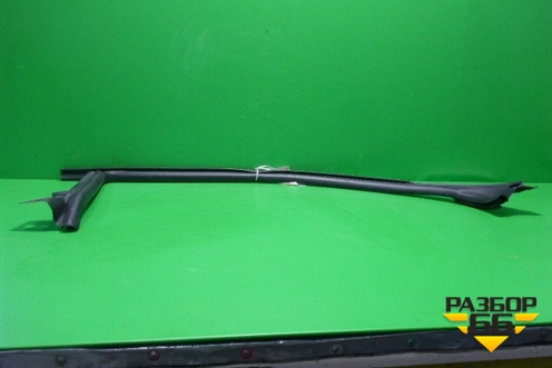 Уплотнитель двери (передней правой на кузов верхняя часть) (3C8854544) для Volkswagen Passat-CC с 2008г (Пассат ЦЦ)