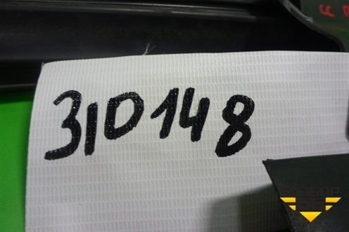 Уплотнитель стекла двери передней левой (уголок) (3C8857505) для Volkswagen Passat-CC с 2008г (Пассат ЦЦ)