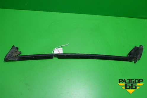 Уплотнитель стекла двери задней левой (3C8839471C) для Volkswagen Passat-CC с 2008г (Пассат ЦЦ)