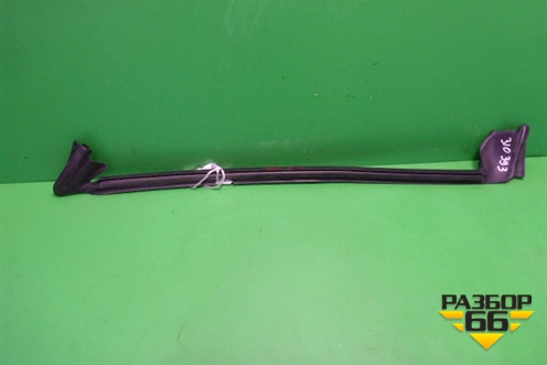 Уплотнитель стекла двери задней правой (3C8839472C) для Volkswagen Passat-CC с 2008г (Пассат ЦЦ)