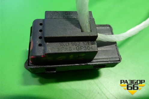 Кнопка центрального замка (1K0962125B) для Volkswagen Passat-CC с 2008г (Пассат ЦЦ)