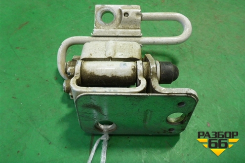 Петля двери задней левой нижняя (3C8833411B) для Volkswagen Passat-CC с 2008г (Пассат ЦЦ)