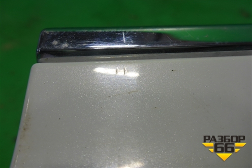 Накладка двери передней правой (после 2012г крашеная) (8R0853960L) для Audi Q5 c 2008-2017г (Ку 5)