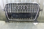 Решетка радиатора (после 2012г под парктроник) (8R0853651S) для Audi Q5 c 2008-2017г (Ку 5)