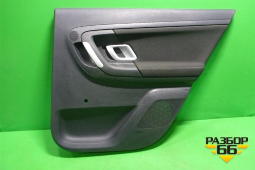 Обшивка двери задней правой под механику (универсал) (5J9867212) для Skoda Fabia с 2007-2014г (Фабия)