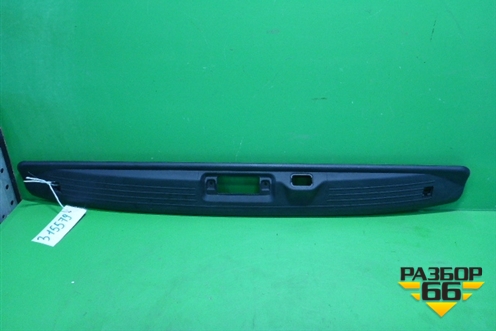 Обшивка двери багажника (LR038140) для Land Rover Range Rover 4 с 2013-2022г (Вог)