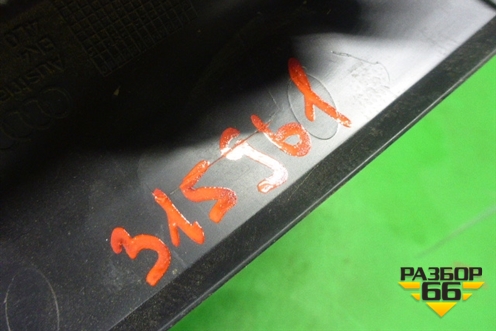 Обшивка двери багажника (левая) (4L0867608) для Audi Q7 c 2005-2015г (Ку 7)