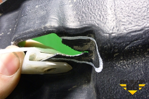 Пыльник заднего бампера центральный (5841533010) для Toyota Camry V50 с 2011-2018г (Камри)