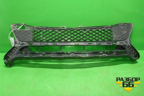 Решетка в передний бампер центральная (после 2012г) (A2048856823) для Mercedes Benz GLK-Klass X204 с 2008г (ГЛК)