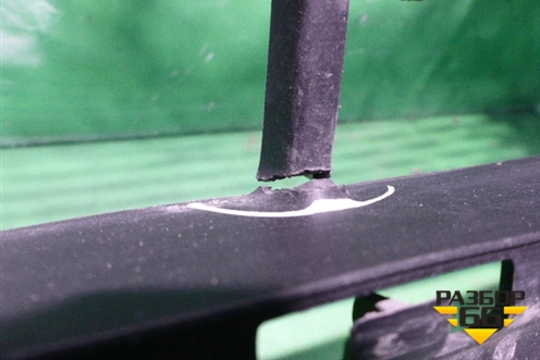 Решетка в передний бампер центральная (после 2012г) (A2048856823) для Mercedes Benz GLK-Klass X204 с 2008г (ГЛК)