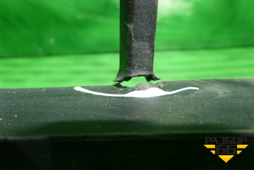 Решетка в передний бампер центральная (после 2012г) (A2048856823) для Mercedes Benz GLK-Klass X204 с 2008г (ГЛК)