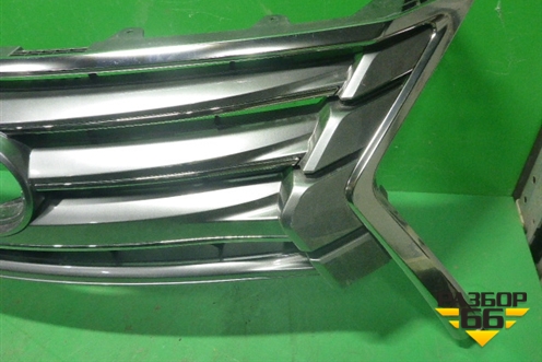 Решетка радиатора (верхняя часть) (5310160570) для Lexus LX-570 с 2015г (ЛХ)