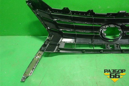 Решетка радиатора (верхняя часть) (5310160570) для Lexus LX-570 с 2015г (ЛХ)