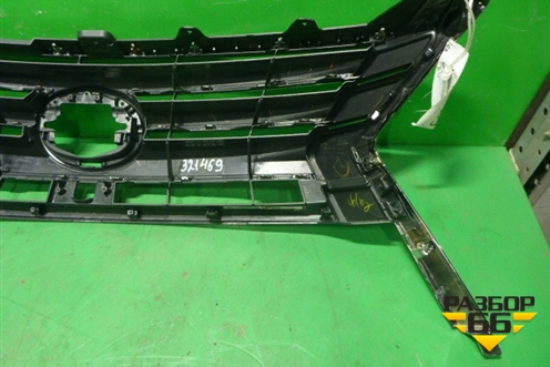 Решетка радиатора (верхняя часть) (5310160570) для Lexus LX-570 с 2015г (ЛХ)