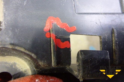 Кронштейн заднего бампера центральный (после 2012г) (5261560081) для Toyota Land Cruiser (200) с 2008г (Ленд Крузер)