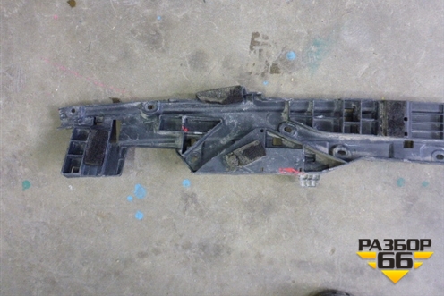 Кронштейн заднего бампера центральный (после 2012г) (5261560081) для Toyota Land Cruiser (200) с 2008г (Ленд Крузер)