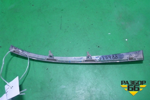 Накладка на решетку радиатора (после 2014г верхняя левая) (5312433010) для Toyota Camry V50 с 2011-2018г (Камри)