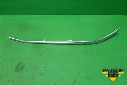 Накладка на решетку радиатора (нижняя правая) для Audi Q7 c 2015г (Ку 7)