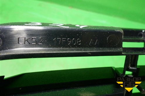 Решетка в передний бампер правая (новая) (CK5217F908AA) для Land Rover Range Rover 4 с 2013-2022г (Вог)