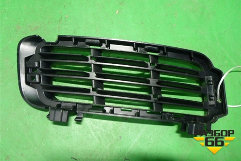 Решетка в передний бампер правая (новая) (CK5217F908AA) для Land Rover Range Rover 4 с 2013-2022г (Вог)