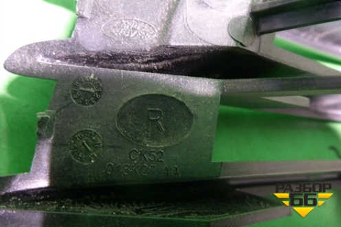 Решетка в передний бампер правая (новая) (CK52018K27AA) для Land Rover Range Rover 4 с 2013-2022г (Вог)