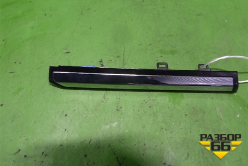 Накладка на решетку радиатора (хром правая нижняя AMG) для Mercedes Benz G-Klass W463 с1989г (Гелендваген)