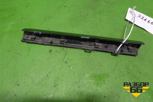 Накладка на решетку радиатора (хром правая нижняя AMG) для Mercedes Benz G-Klass W463 с1989г (Гелендваген)