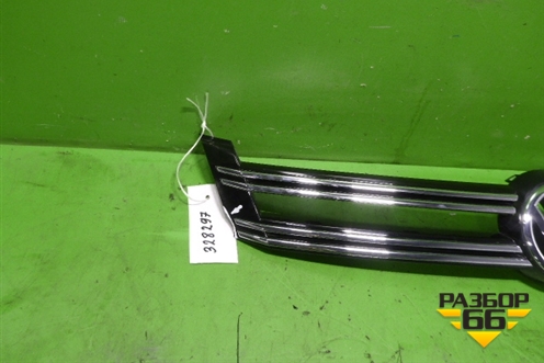 Накладка на решетку радиатора (5N0853651H) для Volkswagen Tiguan с 2011-2016г (Тигуан)
