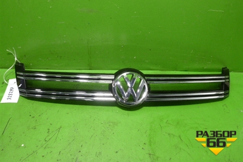 Накладка на решетку радиатора (5N0853651H) для Volkswagen Tiguan с 2011-2016г (Тигуан)