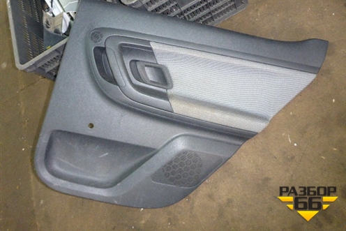 Обшивка двери задней правой под механику (хетчбэк) (5J6867212) для Skoda Fabia с 2007-2014г (Фабия)