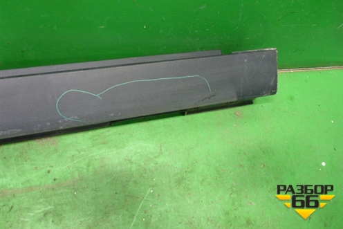 Накладка на порог наружная правая (877542S000) для Hyundai ix 35 с 2010г (Ай икс 35)