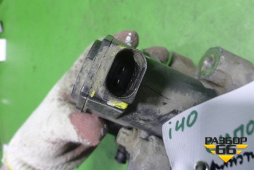 Суппорт задний правый (с электроприводом стояночного тормоза) для Hyundai i40 с 2011г (Ай40)