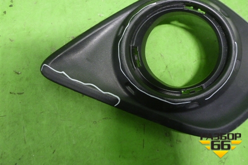 Накладка ПТФ левая (521280K170) для Toyota Hilux с 2015-2025г (Хайлюкс)