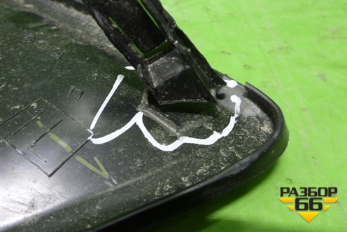 Накладка ПТФ левая (521280K170) для Toyota Hilux с 2015-2025г (Хайлюкс)