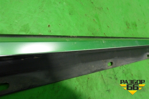 Накладка стекла заднего правого (LONG) для Audi A8 с 2002-2010г (А8)