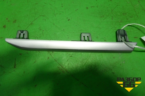 Накладка на решетку радиатора (правая верхняя) для Lexus GX-460 с 2009г (ГХ)