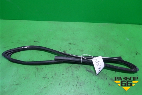 Уплотнитель стекла двери передней правой для Mitsubishi Lancer-X с 2007г (Лансер)