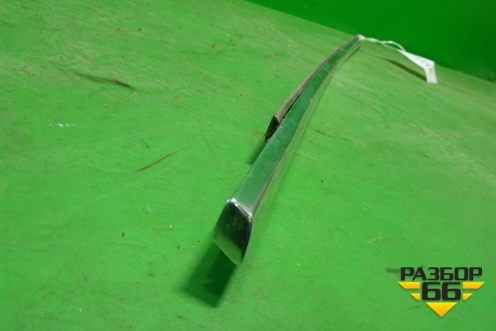 Накладка стекла заднего правого для Volkswagen Touareg c 2002-2010г (Туарег)