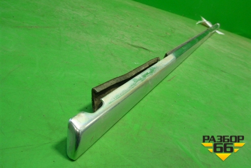 Накладка стекла переднего левого для Volkswagen Touareg c 2002-2010г (Туарег)