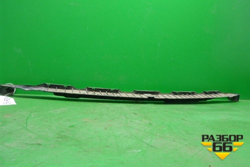 Кронштейн заднего бампера центральный для Volkswagen Touareg c 2002-2010г (Туарег)