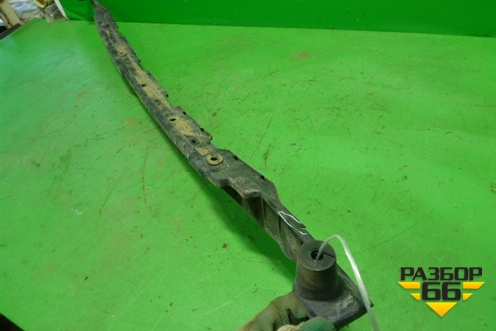 Кронштейн заднего бампера центральный для Volkswagen Touareg c 2002-2010г (Туарег)