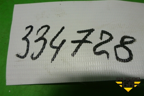 Кронштейн заднего бампера центральный для Volkswagen Touareg c 2002-2010г (Туарег)