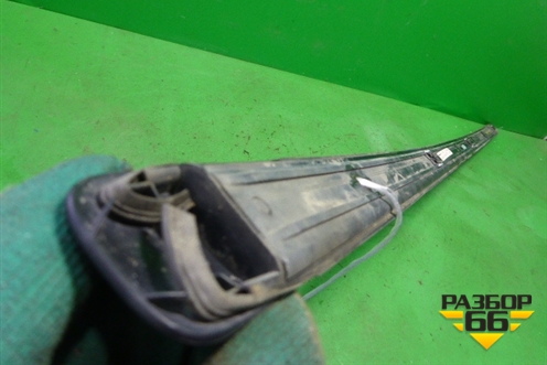 Молдинг крыши правый (над дверями) (7L6860184F) для Volkswagen Touareg c 2002-2010г (Туарег)