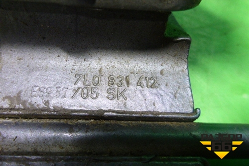 Петля двери передней правой нижняя (7L0831412) для Volkswagen Touareg c 2002-2010г (Туарег)