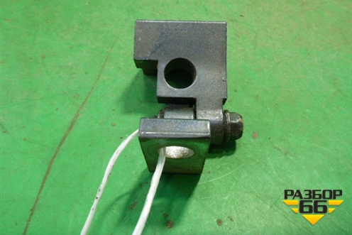 Петля двери задней левой верхняя (7L0833401A) для Volkswagen Touareg c 2002-2010г (Туарег)