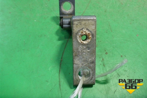 Петля двери передней правой верхняя (7L0831402A) для Volkswagen Touareg c 2002-2010г (Туарег)