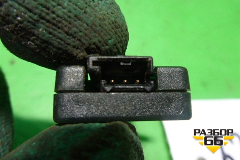 Антенна электрическая (усилитель) (7L6035577C) для Volkswagen Touareg c 2002-2010г (Туарег)