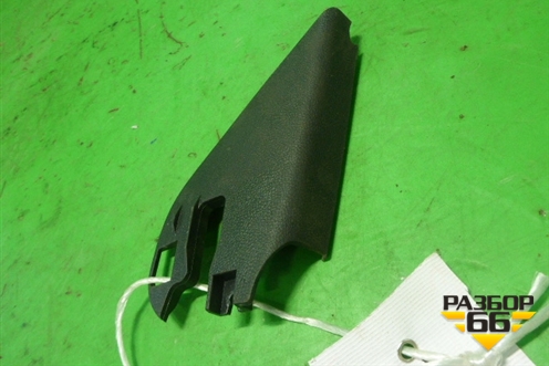 Накладка двери передней правой уголок (5J0837994) для Skoda Fabia с 2007-2014г (Фабия)